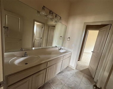 7005 Kenswick Drive - Photo Thumbnail 13