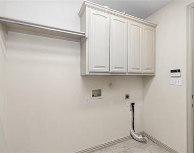 7005 Kenswick Drive - Photo Thumbnail 25