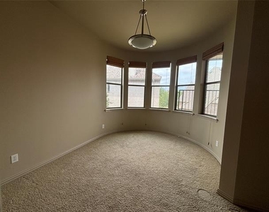 7005 Kenswick Drive - Photo Thumbnail 15