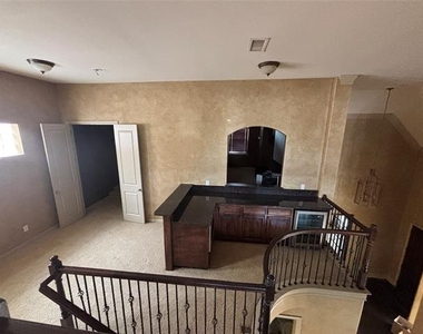 7005 Kenswick Drive - Photo Thumbnail 8