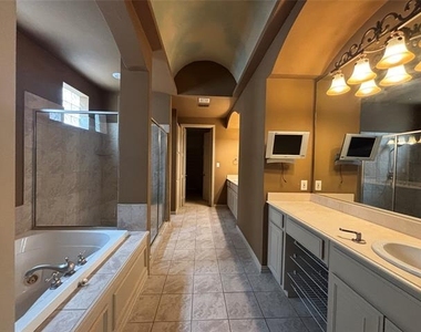 7005 Kenswick Drive - Photo Thumbnail 9