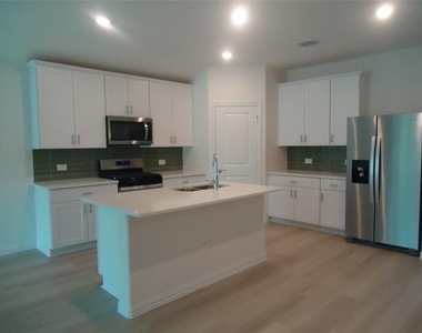 3407 Copperwood Drive - Photo Thumbnail 4