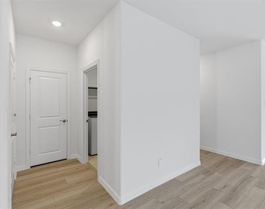 3407 Copperwood Drive - Photo Thumbnail 14