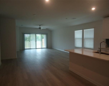 3407 Copperwood Drive - Photo Thumbnail 3