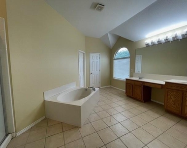 1508 Gunnison Trail - Photo Thumbnail 32