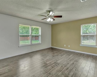 4405 Ray White Road - Photo Thumbnail 11