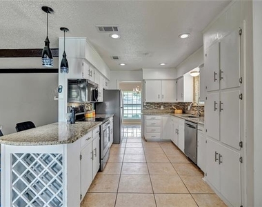 4405 Ray White Road - Photo Thumbnail 7