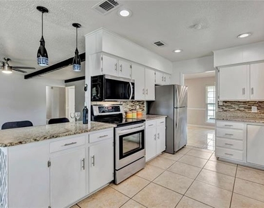 4405 Ray White Road - Photo Thumbnail 6