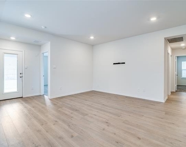 3032 Zinnia Street - Photo Thumbnail 1