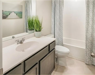 1810 Aslynn Circle - Photo Thumbnail 2