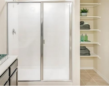 1810 Aslynn Circle - Photo Thumbnail 8