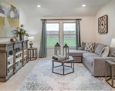 1810 Aslynn Circle - Photo Thumbnail 6