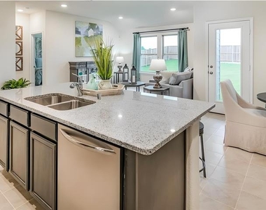 1810 Aslynn Circle - Photo Thumbnail 4