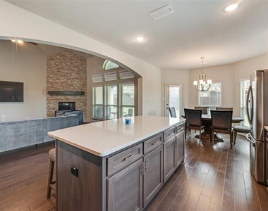 1539 Legacy Drive - Photo Thumbnail 13