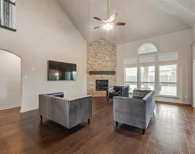 1539 Legacy Drive - Photo Thumbnail 6