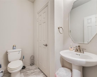 1539 Legacy Drive - Photo Thumbnail 22