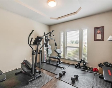 1539 Legacy Drive - Photo Thumbnail 5