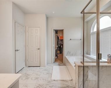 1539 Legacy Drive - Photo Thumbnail 19