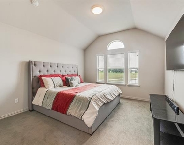 1539 Legacy Drive - Photo Thumbnail 34