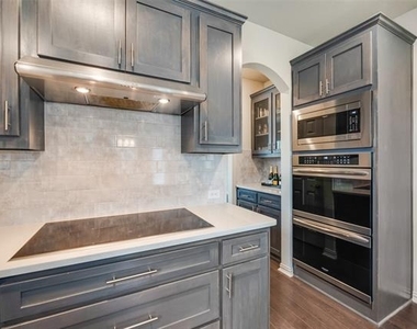 1539 Legacy Drive - Photo Thumbnail 14