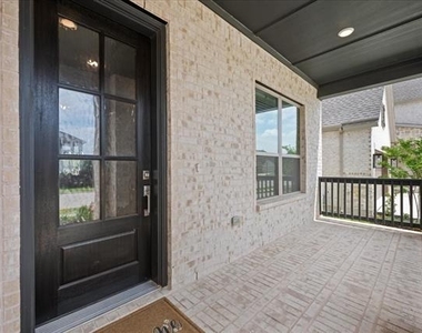 1328 Huckleberry Street - Photo Thumbnail 4
