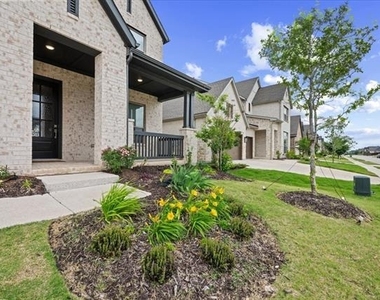 1328 Huckleberry Street - Photo Thumbnail 3
