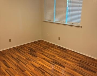 2708 Running Brook Lane - Photo Thumbnail 10