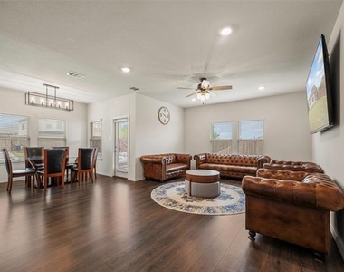 901 Euston Street - Photo Thumbnail 7