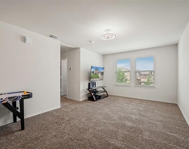 901 Euston Street - Photo Thumbnail 13