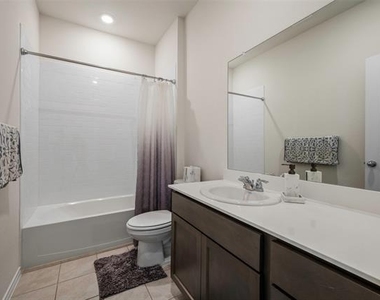 901 Euston Street - Photo Thumbnail 12
