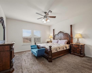 901 Euston Street - Photo Thumbnail 9