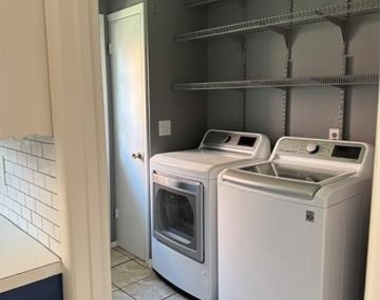 700 Kindred Lane - Photo Thumbnail 7