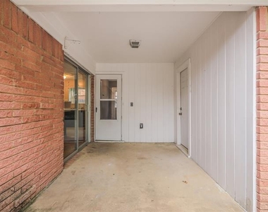 700 Kindred Lane - Photo Thumbnail 21