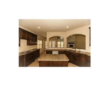 12060 Grandview Drive - Photo Thumbnail 5