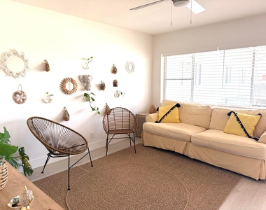 3322 Cynthia Lane - Photo Thumbnail 15