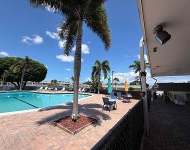 3322 Cynthia Lane - Photo Thumbnail 38