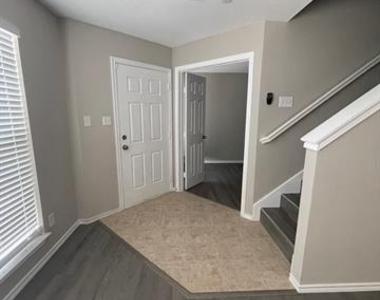 611 Oriole Boulevard - Photo Thumbnail 1