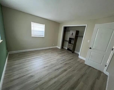 2831 Ne Savannah Road - Photo Thumbnail 6