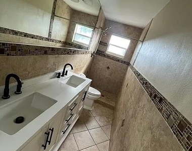 2831 Ne Savannah Road - Photo Thumbnail 9