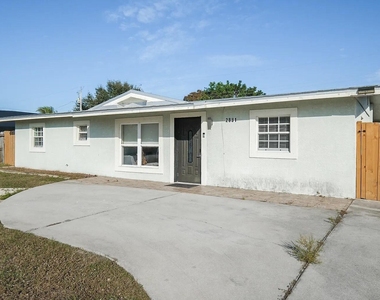 2831 Ne Savannah Road - Photo Thumbnail 1