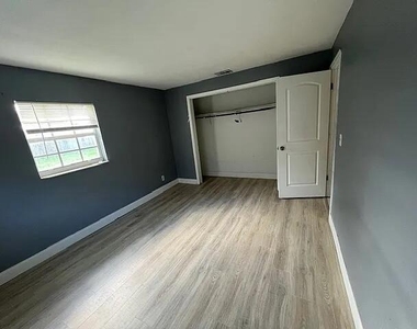 2831 Ne Savannah Road - Photo Thumbnail 5