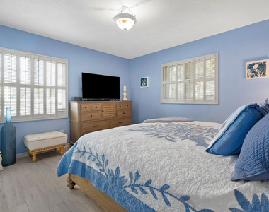 1030 Langer Way - Photo Thumbnail 14