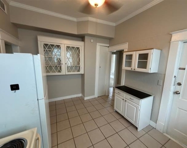 1019 Sheridan Avenue - Photo Thumbnail 6