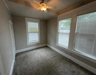 1019 Sheridan Avenue - Photo Thumbnail 10