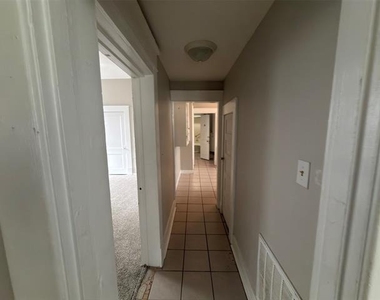 1019 Sheridan Avenue - Photo Thumbnail 11