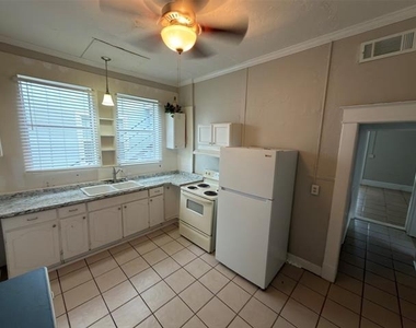 1019 Sheridan Avenue - Photo Thumbnail 7