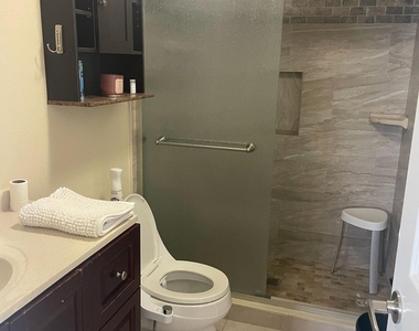4539 Luxemburg Court - Photo Thumbnail 18