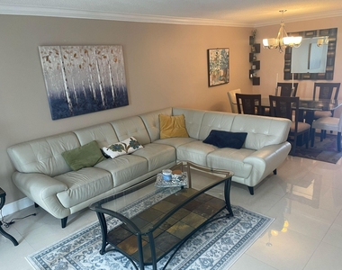 4539 Luxemburg Court - Photo Thumbnail 5
