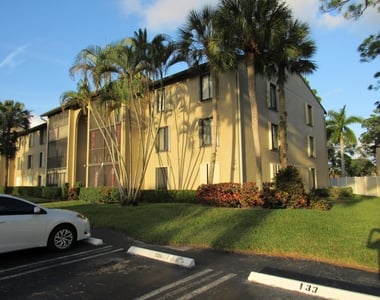 703 Sunny Pine Way - Photo Thumbnail 19