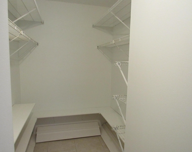 703 Sunny Pine Way - Photo Thumbnail 11